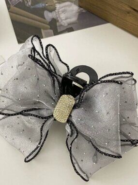 Women’s Oversized Satin Bow Hair Claw Clip
